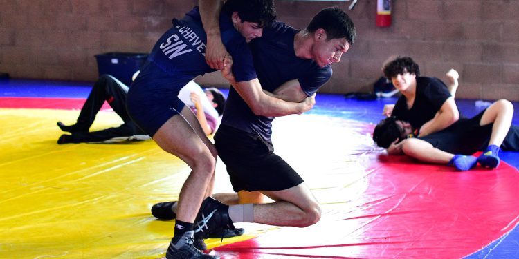 Sinaloa afina su preparación rumbo al Abierto Mexicano de Luchas Asociadas 2026