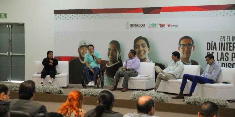 Comparten deportistas sus experiencias en el deporte