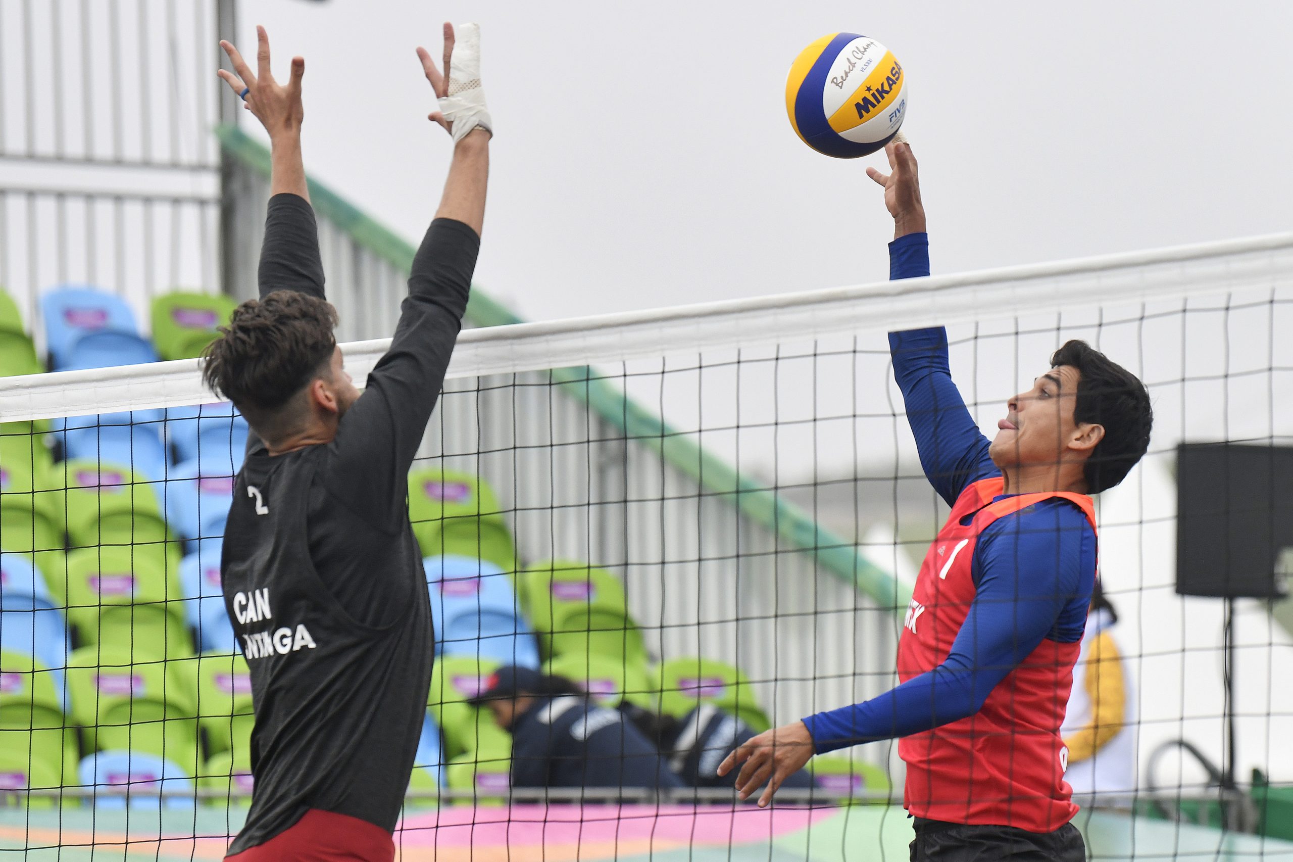 LA FIVB RECONOCE A LOMBARDO ONTIVEROS Y JUAN VIRGEN
