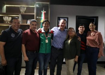 GOBERNADOR FELICITA Y REITERA APOYO A JUAN DIEGO GARCÍA