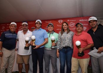 PREMIAN A LO MEJOR DEL TORNEO PROAM DE LA GIRA DE GOLF PROFESIONAL