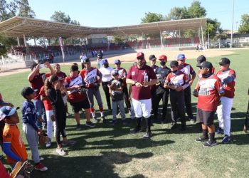 EL ISDE LLEVA LAS CLÍNICAS DE BÉISBOL A SALVADOR ALVARADO