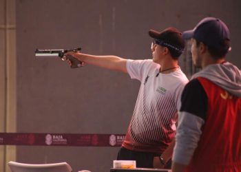 Logra Javier Ayala oro en Pistola