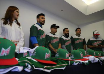 La selección mexicana U10 recibe sus uniformes