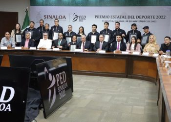 Rocha entrega el Premio Estatal del Deporte 2022