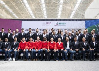 Abanderan a equipo mexicano que competirá en la Serie del Caribe 2019