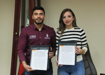 FIRMAN CONVENIO DE COLABORACION ISDE-AYUNTAMIENTO DE MOCORITO