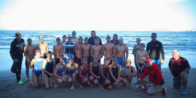 Mazatlán muy superior en Aguas Abiertas