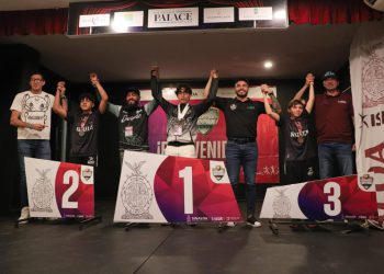 Logra Mazatlán 11 medallas en Acuatlón