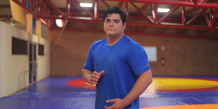 Sinaloa clasifica a 15 luchadores en primera jornada del macrorregional