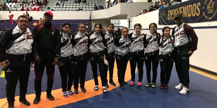Luchas clasifica a 24 deportistas a la fase nacional