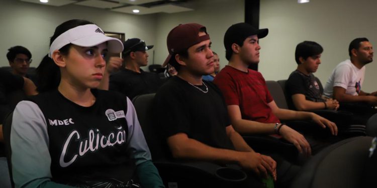 Imparte Diego Román curso de Tiro con Arco