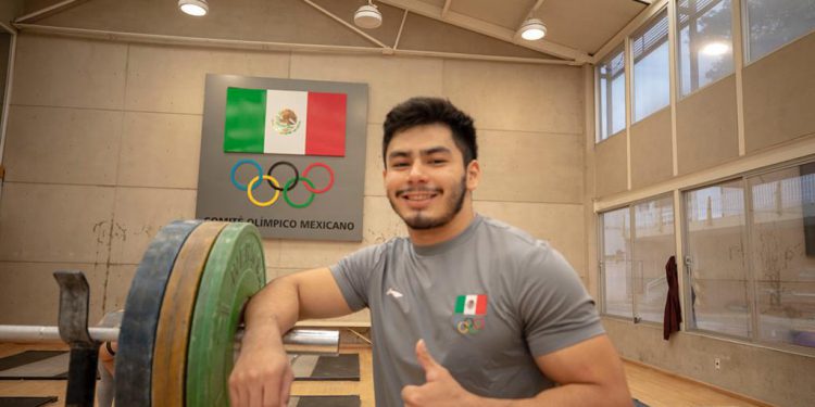 Es un orgullo que me tomen en cuenta: Adán Cárdenas
