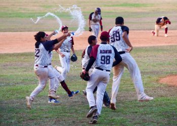 Va Sinaloa por el oro en el Beisbol