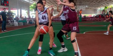 Divide la varonil al inicial el Basquetbol