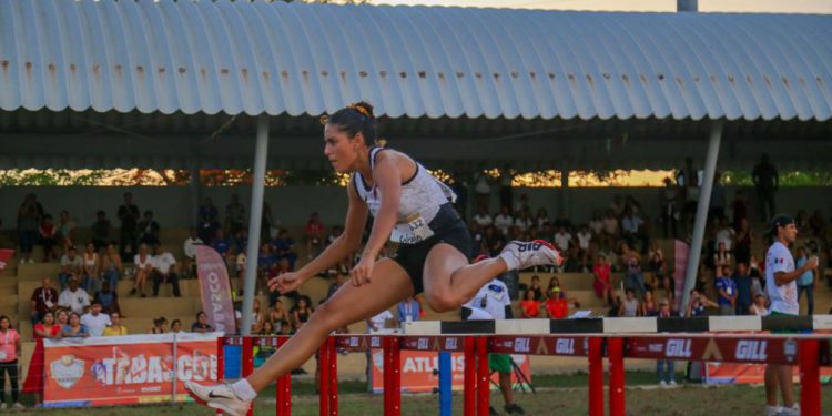 Tres oros y nuevo récord nacional en atletismo