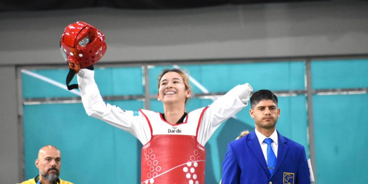 Plata para Rosa María Guerrero y Elsa Suisei Koyama