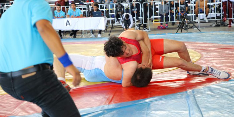 Logra Sinaloa once pases en Luchas estilo Greco