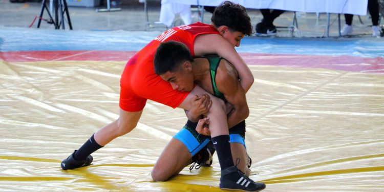 Suma Luchas cinco pases más