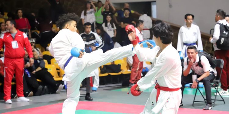 Finaliza Sinaloa con 22 pases en Karate Do.