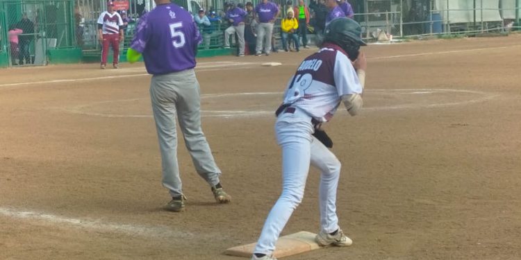 Polémico cierre para Sinaloa en Macro Regional de Softbol.