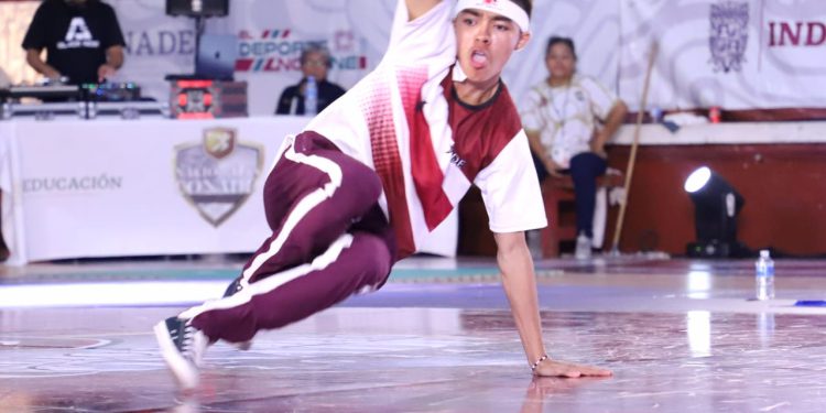 Siguen sinaloenses en la pelea en Breaking.