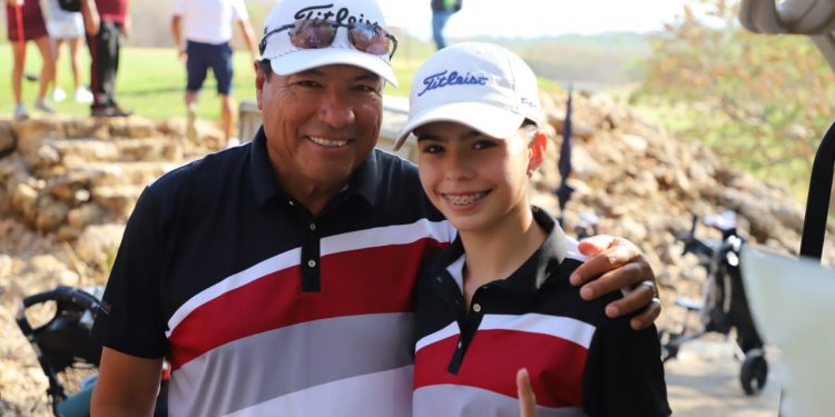 Tiene Ricardo Ríos buen día en Golf.