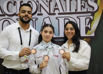 Levanta Edzia Rivas tres medallas de bronce.