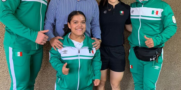 DEPORTISTAS DE PARIS 2024 SON RECIBIDOS POR EL GOBERNADOR ROCHA MOYA.