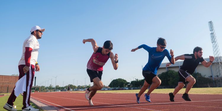 Chequeos médicos y pruebas físicas.