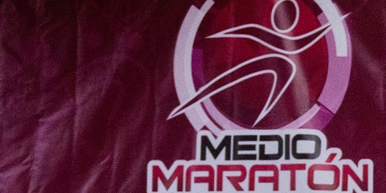 Convocan A todos los atletas del Estado de Sinaloa, clubes deportivos, Instituciones públicas y privadas, así como al público en general, a participar en el: