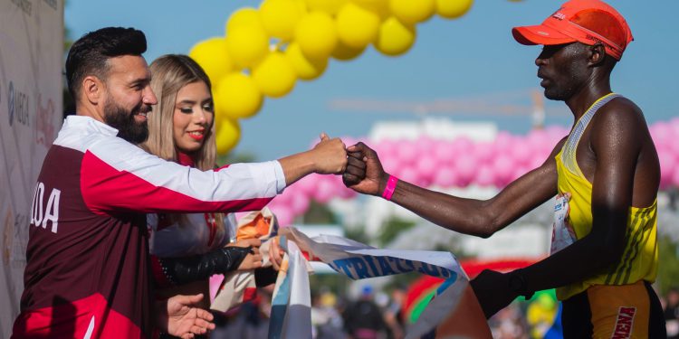 Encabeza JCCR banderazo de salida del Gran Maratón Pacífico