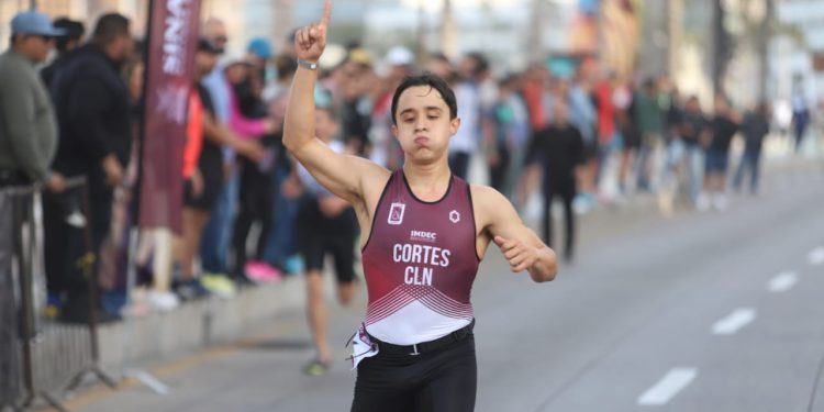 Mazatlán supera a Culiacán en la prueba del Triatlón en la Fase Estatal, por una medalla de oro