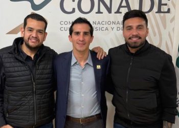 RECIBE ROMMEL PACHECO DIRECTOR DE CONADE, A DIRECTOR JULIO CASCAJARES Y DELEGACIÓN DEL ISDE EN CDMX