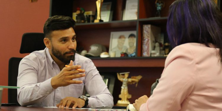 Visita la Lic. María Martina Salazar Rodríguez a Julio Cesar Cascajares