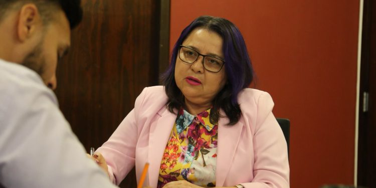 Visita la Lic. María Martina Salazar Rodríguez a Julio Cesar Cascajares