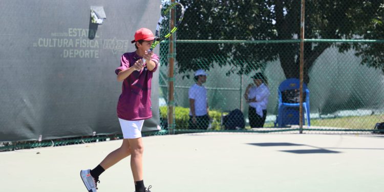 AVANZAN EN TENIS LA 14 VARONIL Y 16 FEMENIL A OLIMPIADA NACIONAL