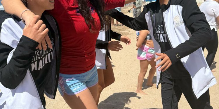 Jóvenes surfistas destacan en clasificatorio rumbo a la Olimpiada Nacional CONADE 2025