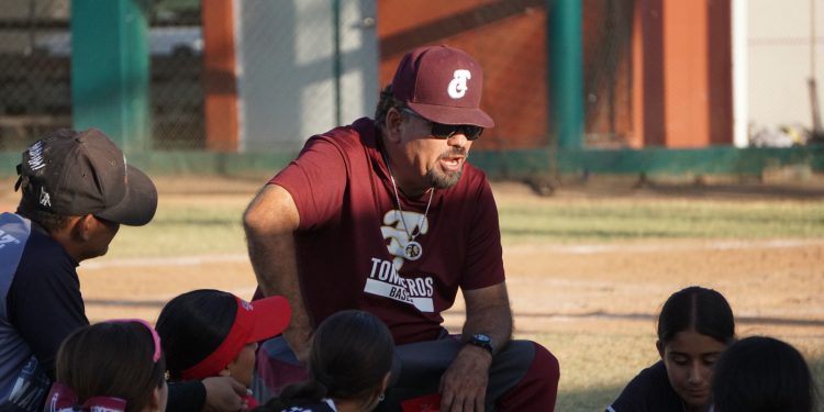 Sinaloa afina su softbol femenil rumbo al Macro Regional CONADE 2025