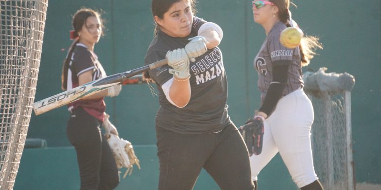 Sinaloa afina su softbol femenil rumbo al Macro Regional CONADE 2025
