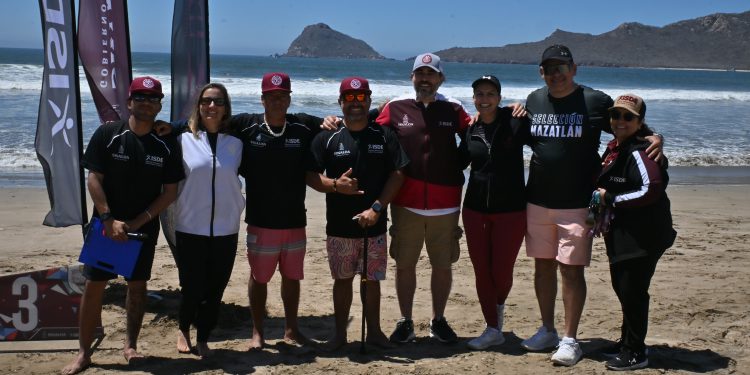 Jóvenes surfistas destacan en clasificatorio rumbo a la Olimpiada Nacional CONADE 2025