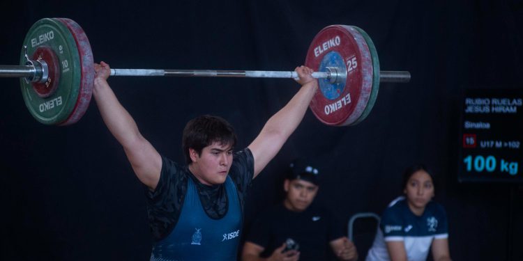 Sinaloa suma resultados destacados y dos pases directos en el segundo día del macro regional de halterofilia en Monterrey