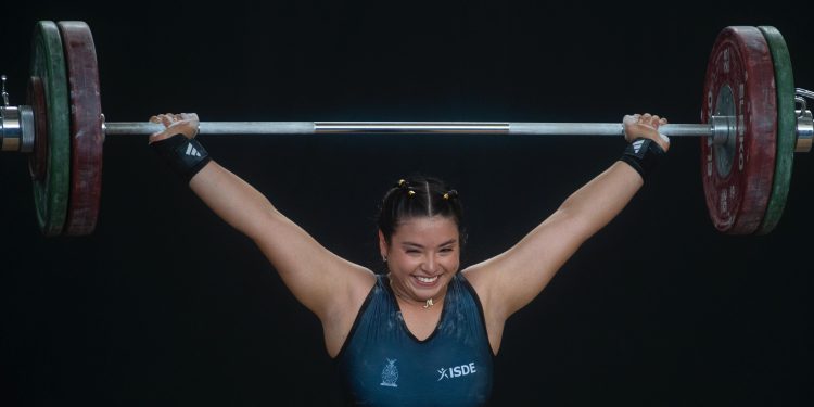 Sinaloa cierra con fuerza el macro regional de halterofilia en Monterrey