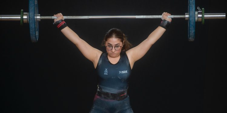 Sinaloa cierra con fuerza el macro regional de halterofilia en Monterrey