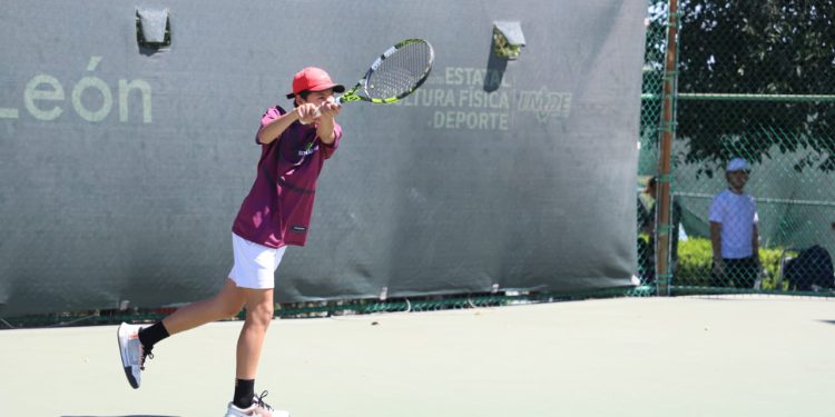 AVANZAN EN TENIS LA 14 VARONIL Y 16 FEMENIL A OLIMPIADA NACIONAL