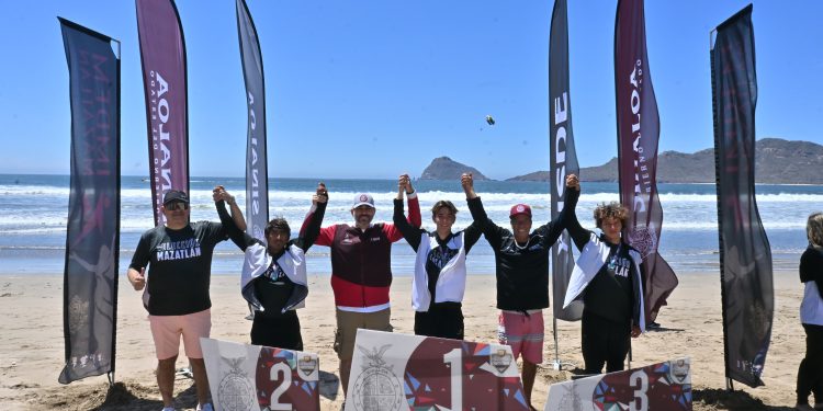 Jóvenes surfistas destacan en clasificatorio rumbo a la Olimpiada Nacional CONADE 2025