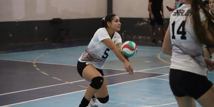 Suma Sinaloa una victoria  en Voleibol de Sala