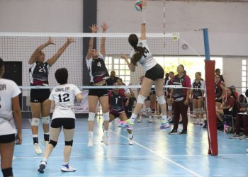Suma Sinaloa una victoria  en Voleibol de Sala