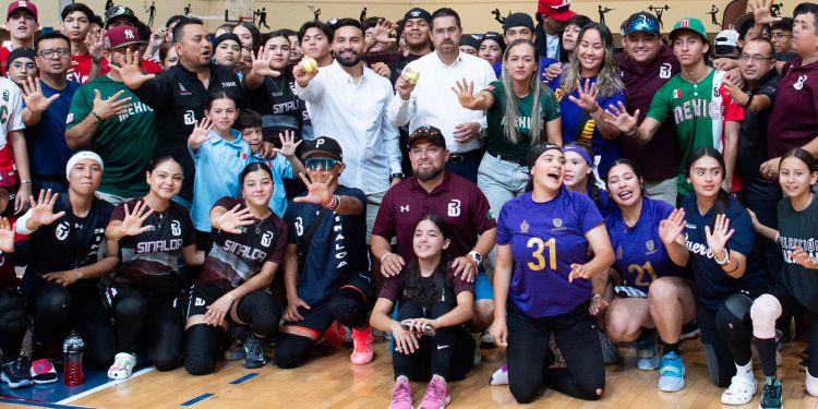 EMOTIVA INAUGURACIÓN DEL NACIONAL DE FEDERACIÓN DE BEISBOL 5 EN CULIACÁN.