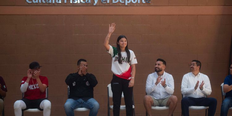EMOTIVA INAUGURACIÓN DEL NACIONAL DE FEDERACIÓN DE BEISBOL 5 EN CULIACÁN.